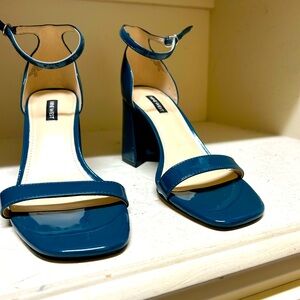 NINE WEST ANKLE STRAP SANDALS, Teal, size 10
